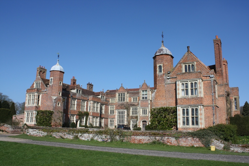 Kentwell-01.jpg