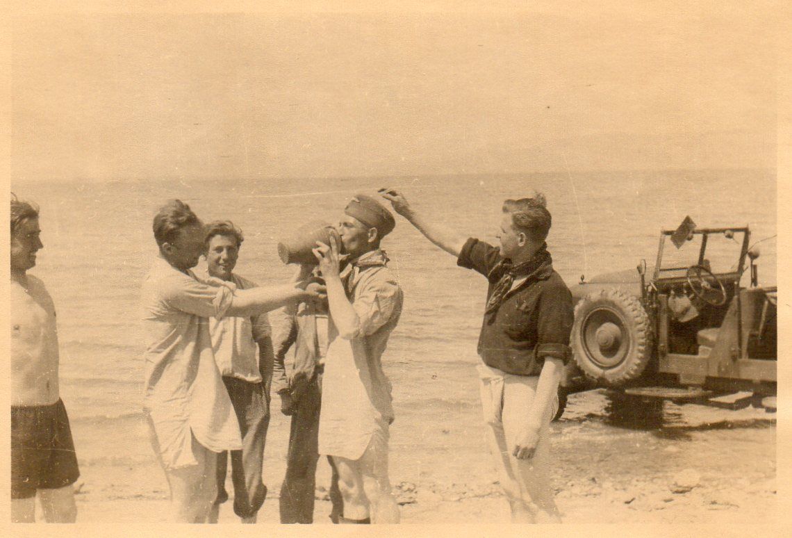 Fallschirmjäger Kübelwagen Stahlhelm Griechenlan