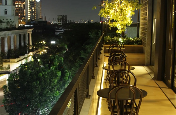 Pain De Mie Rooftop Lounge menggabungkan teknik masakan Prancis yang indah dengan citarasa masakan Asia modern yang kompleks.