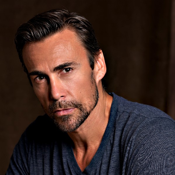 Daniel Bernhardt