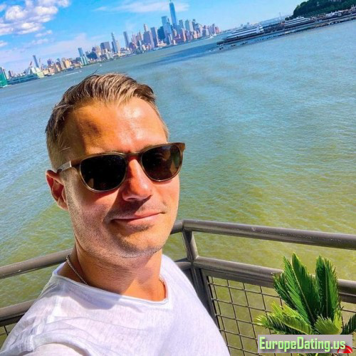 06B07A37-F8E7-4D4D-ACC1-8D5D63AA2179