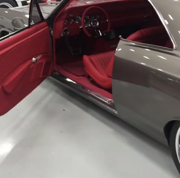 What Color Goes With Grey Car Interior