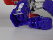 Revoltech-Amazing-Yamaguchi-Optimus-Prime-06