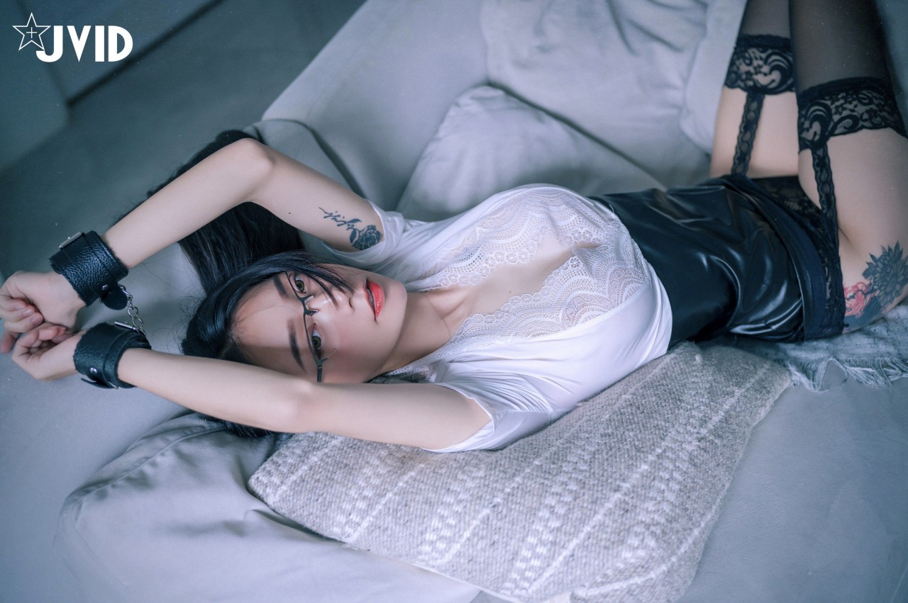 jvid 飘 飘《性感保险业务员》写真作品欣赏，较为性感的风格插图