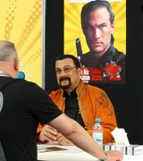 Steven Seagal - Página 14 1543834416992