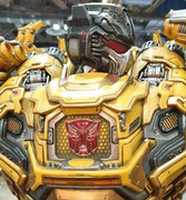 XM-Studios-Grimlock-Statue-11