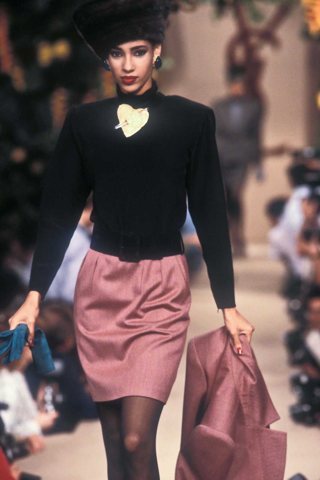 Fashion Classic: Yves Saint LAURENT Haute Couture Fall/Winter 1987 ...