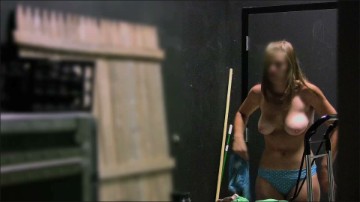 [Image: Voyeur12735074442.jpg]