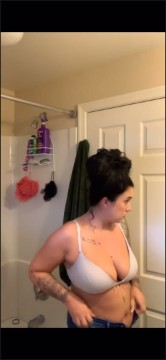 [Image: Voyeur30075103832.jpg]
