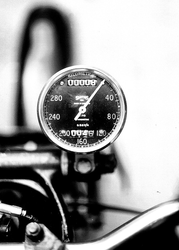 Black Lightning F10AB_1C_3230 280kph speedometer