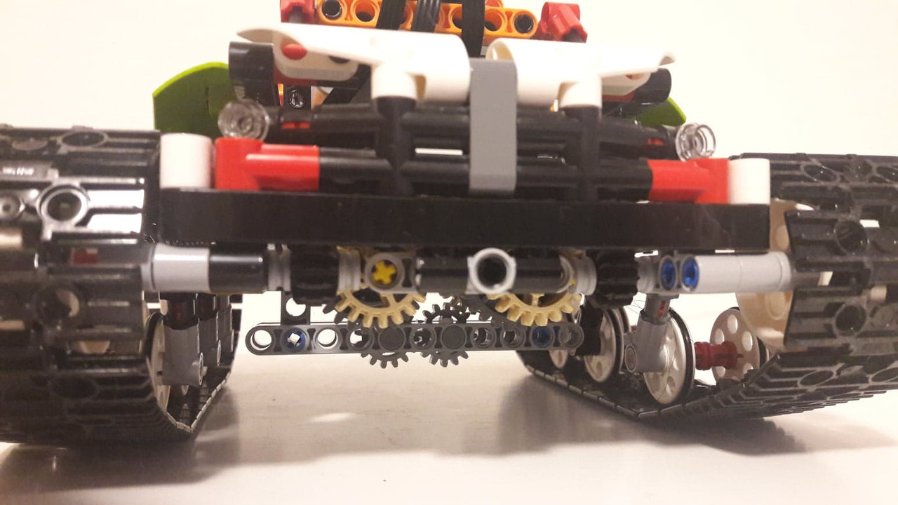 43504183_303969693733735_5595170990192590848_n