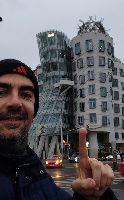 Casa Danzante, Reloj en movimiento y Castillo de Praga - Viena - Bratislava - Praga, Navidad 2024 (6)