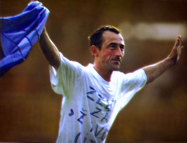 51E62273-E79C-4B9A-BBA7-2F83D66E646F