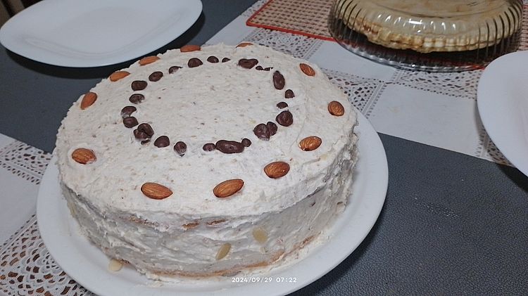https://i.postimg.cc/RV2n1Qck/mandulastorta-20240929.jpg