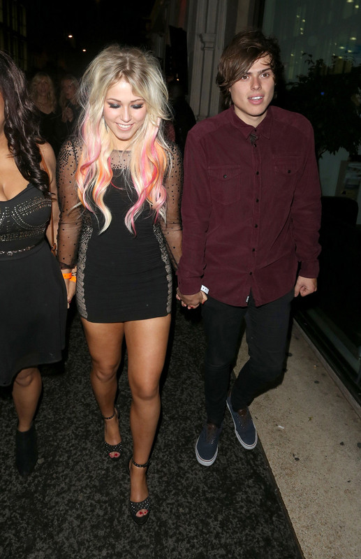 Amelia-Lily-Oliver-Feet-824381