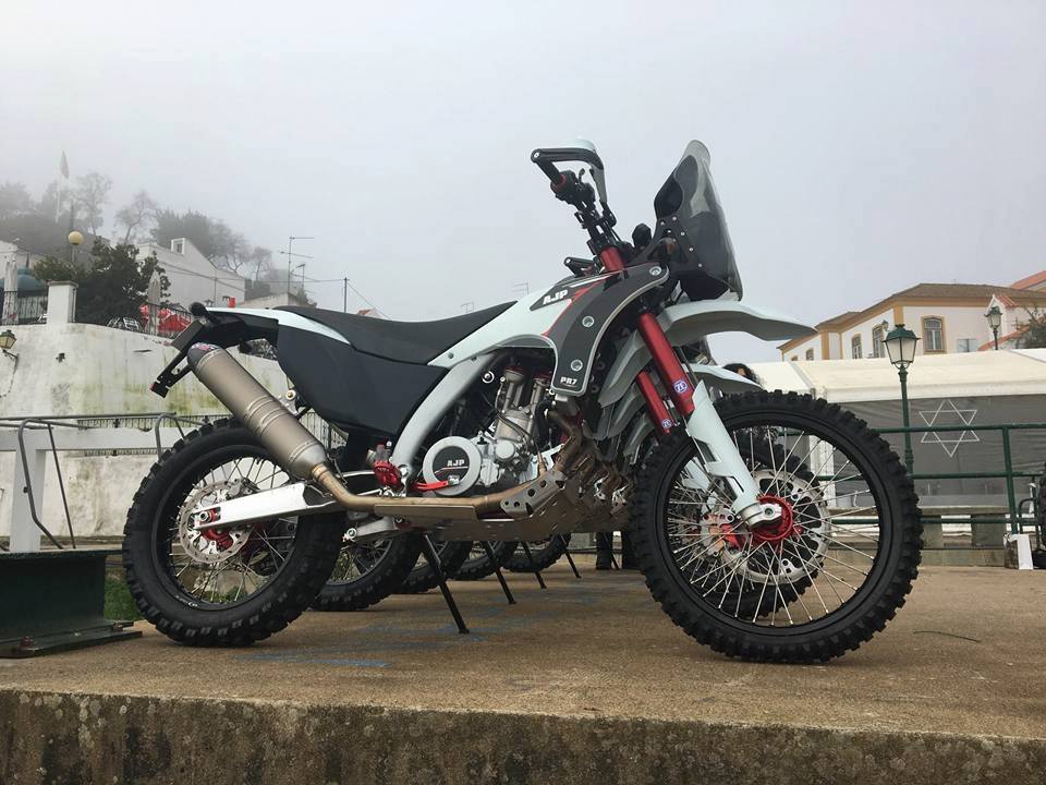 15965219_613845645469000_6933768583354228742_n