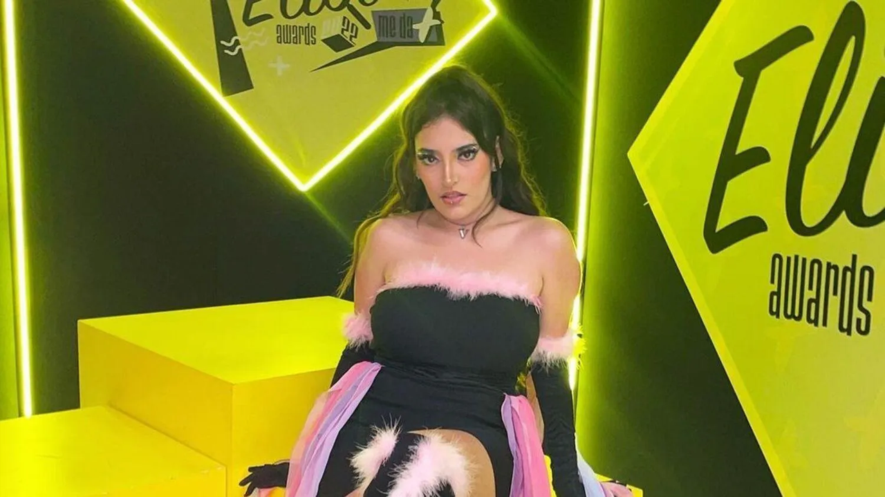 Sexy hija de Sergio Andrade lució minivestido en los Eliot Awards 2022