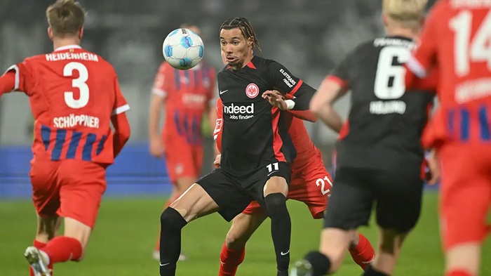 Heidenheim vs Frankfurt, 21h30 ngày 01/11