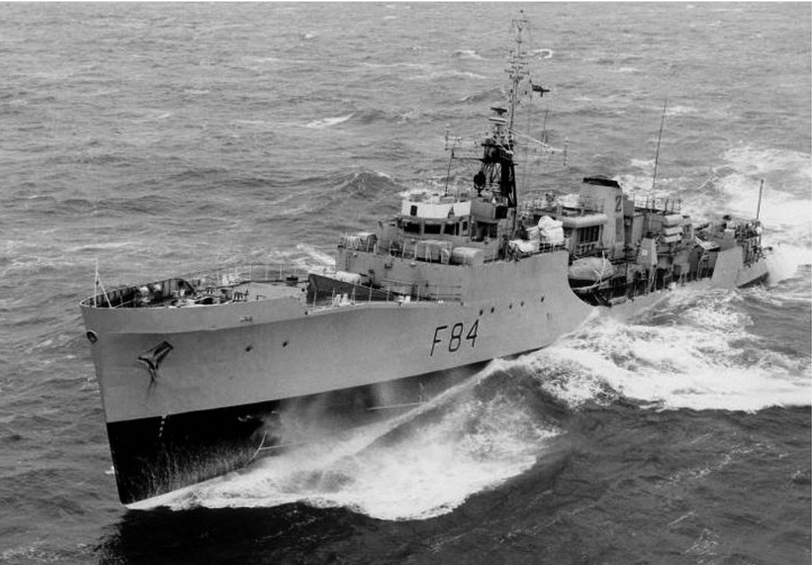 HMS Exmouth (F-84)