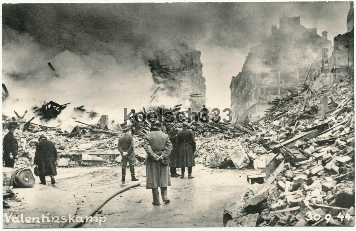 Foto Bombenkrieg in Hamburg Valentinskamp am 30.9.1944 Ruinen Trümmer