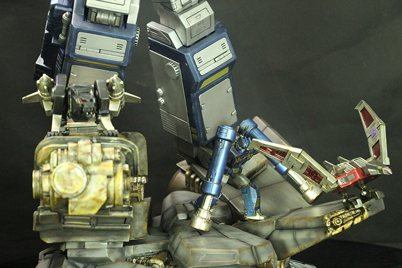 Imaginarium-Arts-Soundwave-Statue-Colored-03