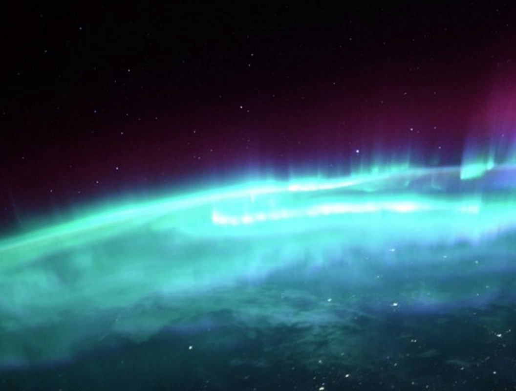 Radiante aurora boreal es captada por la NASA desde el espacio por astronauta
