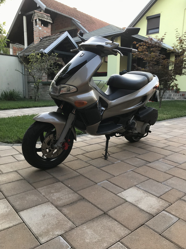 AA82FFDF-E678-42A8-94FB-FF08E9C1DE49