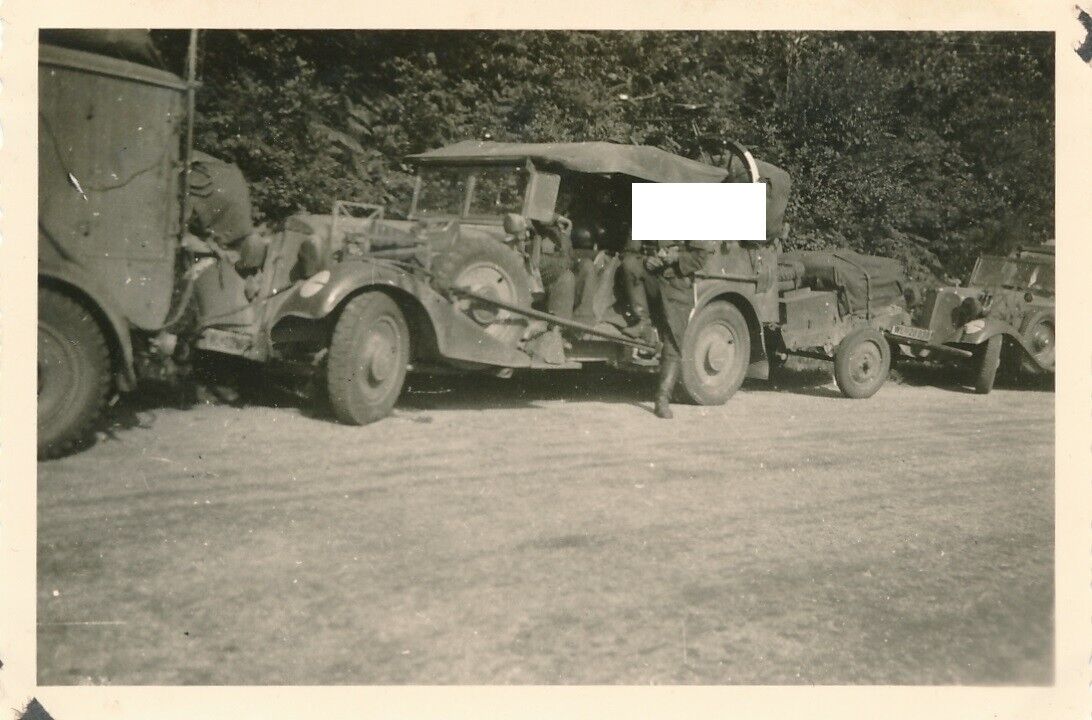 Frankreich Vormarsch deutsch Fahrzeuge PKW Beute Anhänger WL Nummernschild WK II