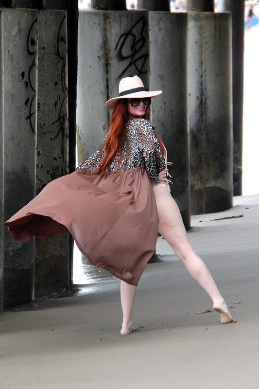 Phoebe-Price-upskirtSTARS.com (20)