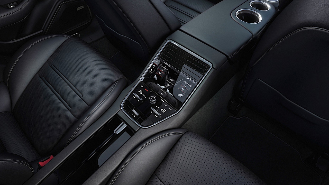 Porsche Panamera 10 Years Edition (6)