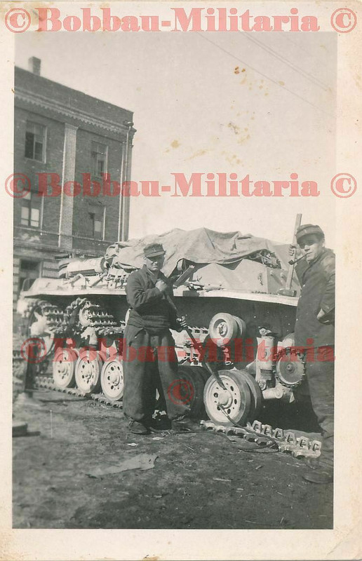 Sturmgeschütz STUG III Langrohr Kettenwechsel Front-Werkstatt En