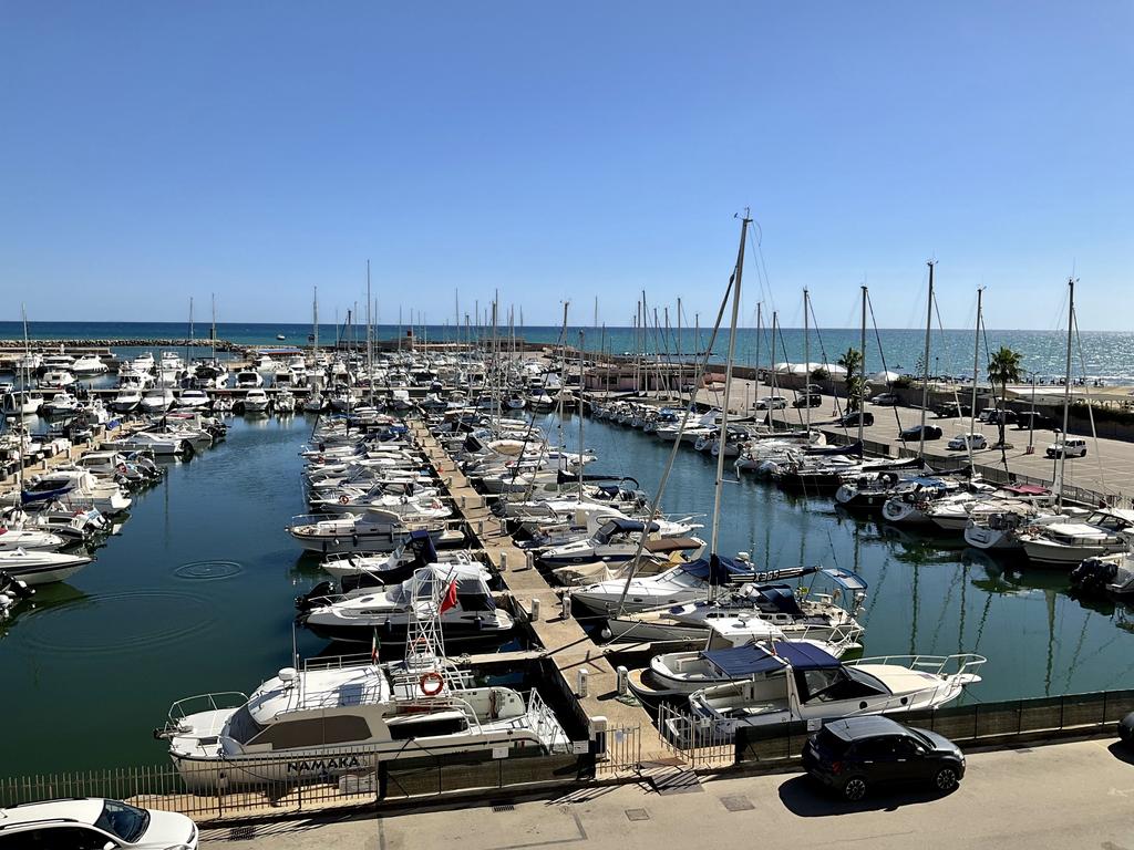 Жаркий сентябрь на побережье Тирренского моря. Жаркий сентябрь на побережье Тирренского моря.