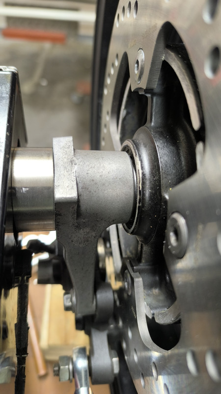 2 Versuch Bremsattel mit Halter von Suzuki GSF 600 Bandit WVA8 (2)