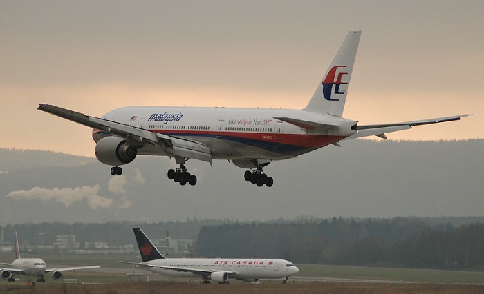 Penerbangan Malaysia Airlines MH370 yang hilang pada 8 Maret 2014  membawa total 239 orang, termasuk 12 awak dan 227 penumpang dari 14 negara berbeda. 