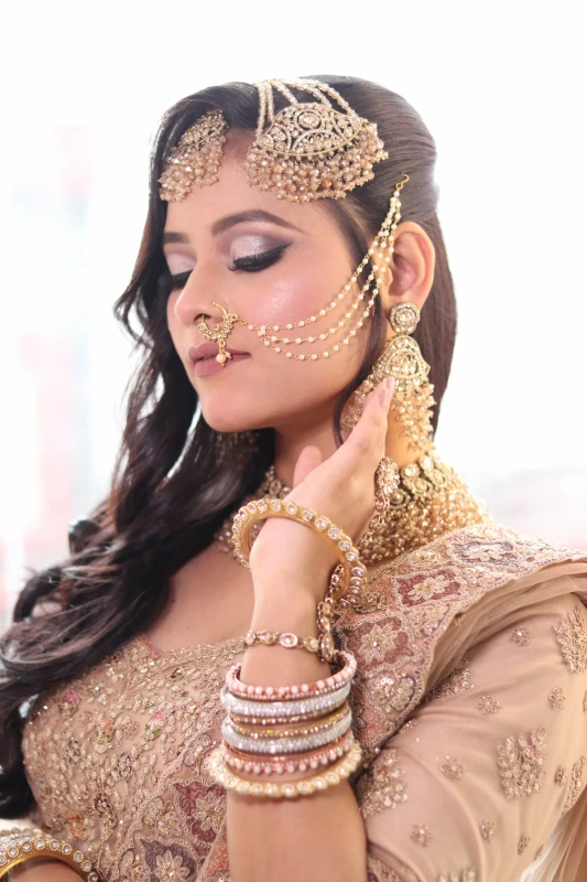 Bridal jewellery on rent Kanpur — VR Lehnga