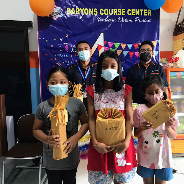 Foto Orang Tua Siswa Baryons Gianyar