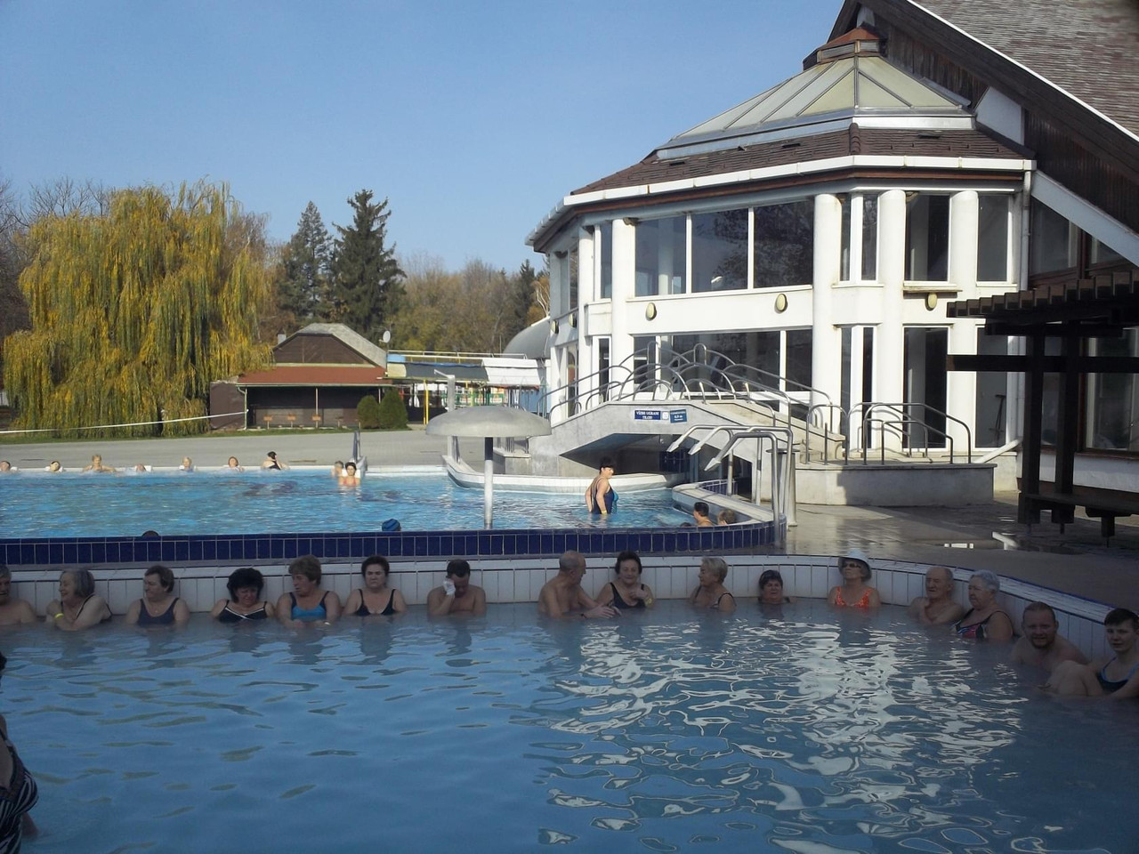 [Obrazek: 7c073eba64f4e30a.jpg]