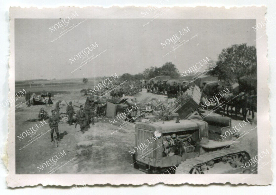 Foto Baranawitschy Belarus Vormarsch Beute Gerät Panzer Schlepper Tank WH