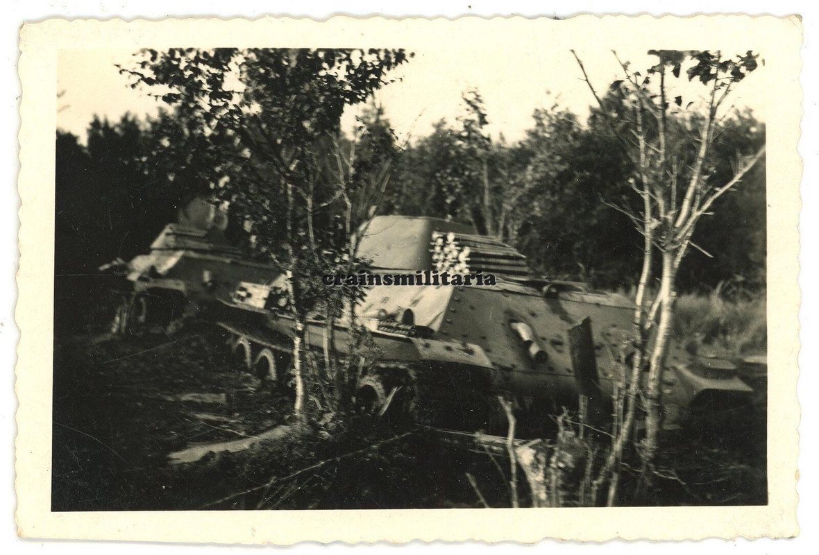 Orig. Foto russ. Beute Panzer T-34 Tank zerstört in Russland