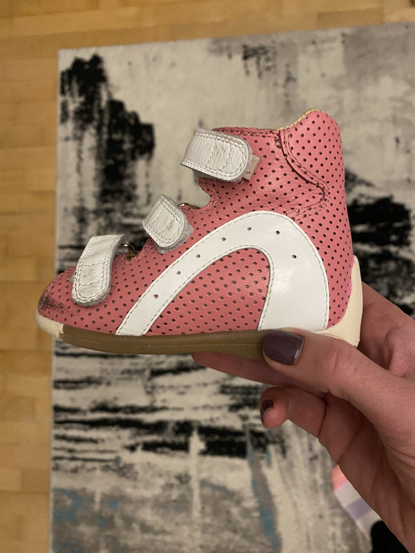 225955E8-8D33-4B5D-A099-ED158910ECC6