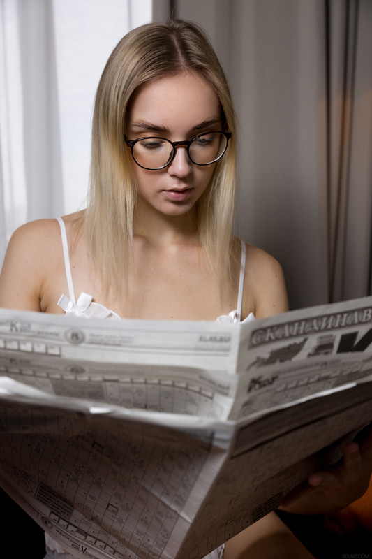 SexArt_Brainiac_Oxana-Chic_high_0002