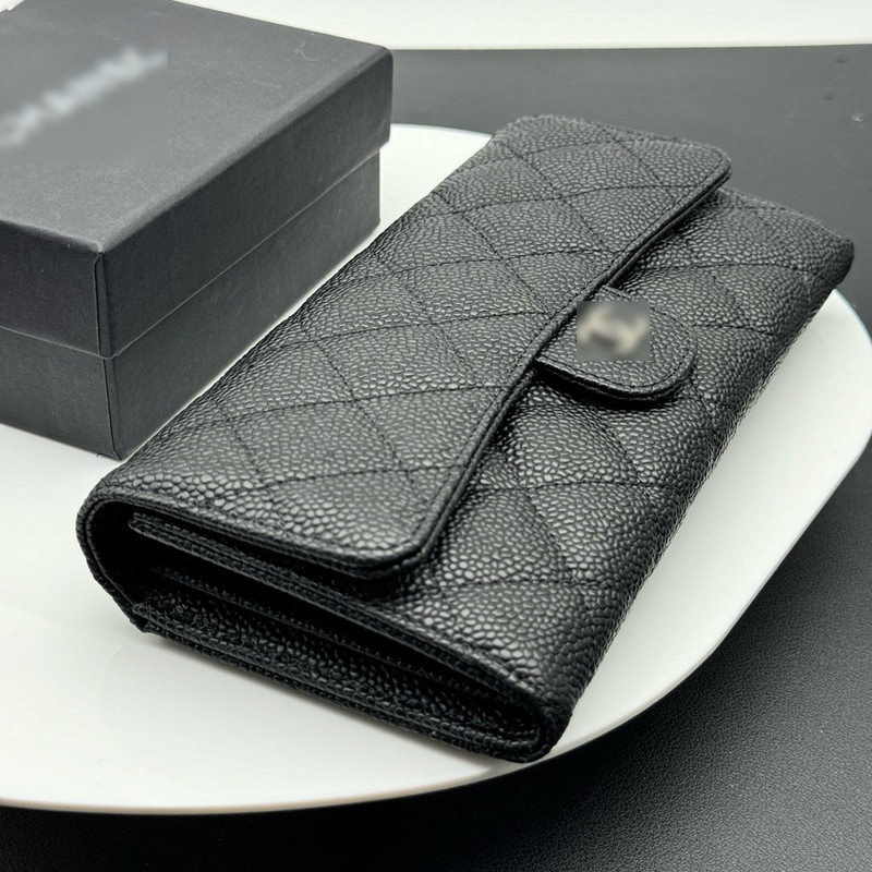 CH – Pretty Black