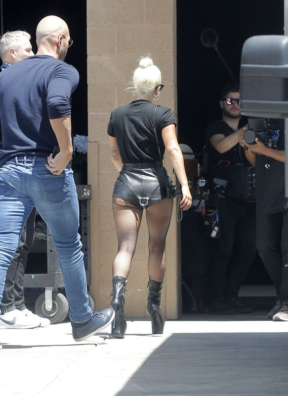 lady-gaga-arrives-at-a-studio-in-hollywood-05-24-2019-2