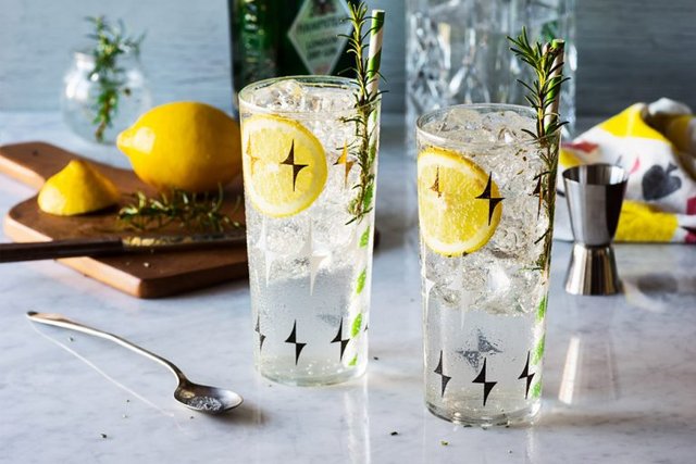 gin-fizz-mastixa-768x512.jpg