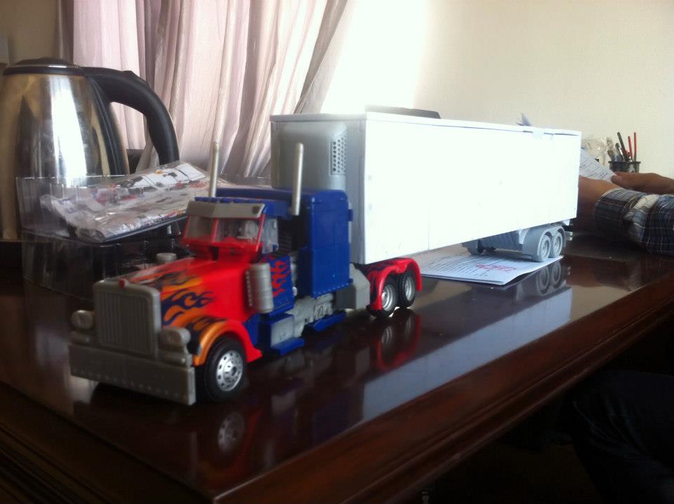 934148_498205910245354_1391465186_n