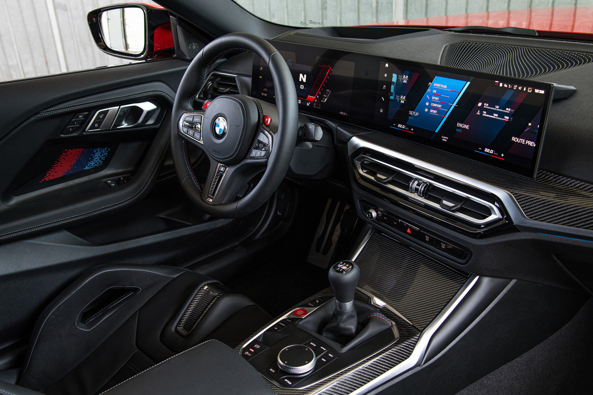 P90481848_highRes_the-all-new-bmw-m2-i