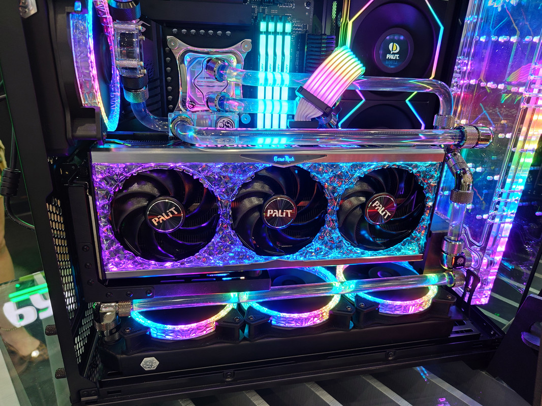 การ์ดจอแบบ Hybrid cooling