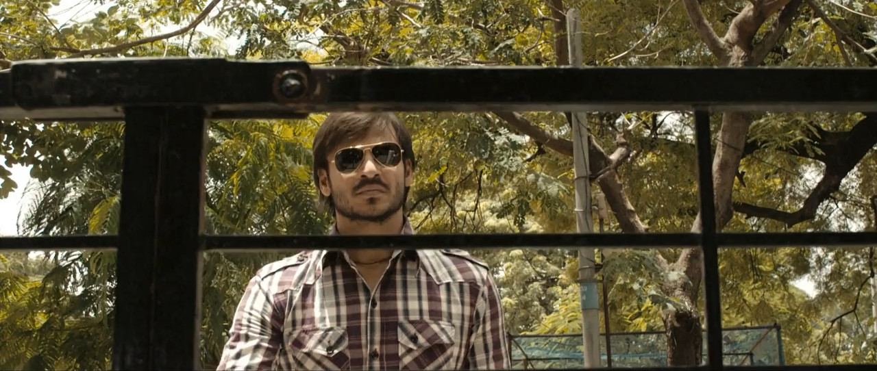 Rakht Charitra 2010 WebRip [Hindi] 480p 720p ESub Screenshot