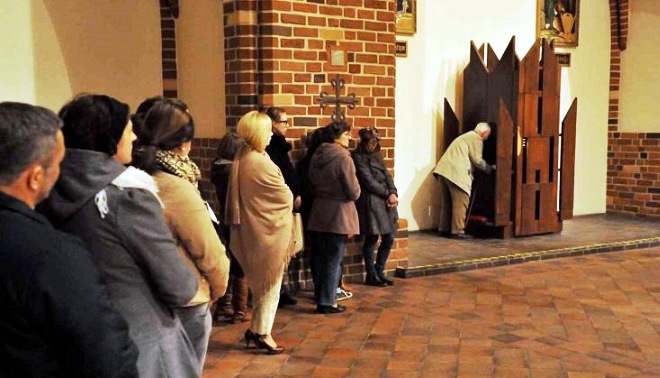 Il Cardinale Piacenza: Il confessionale è come la grotta di Betlemme dans Cardinale Mauro Piacenza Confessionale