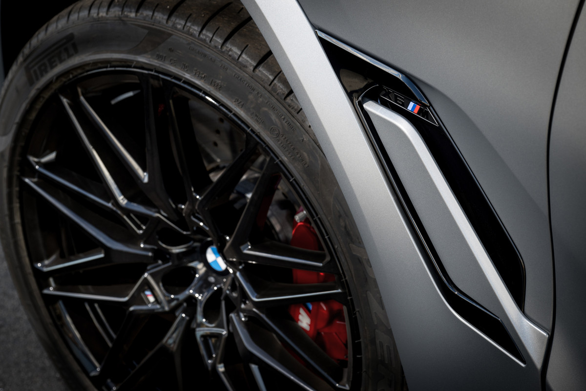 P90495583_highRes_the-new-bmw-x6-m-com